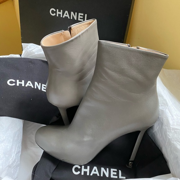 Chanel grey booties size 39 - Picture 1 of 11